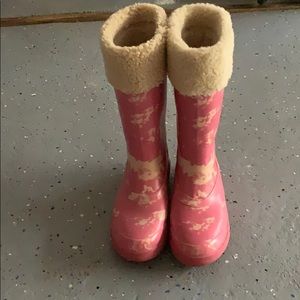 Snow boots